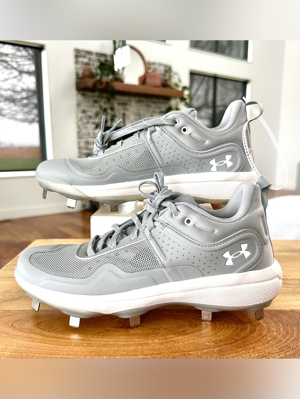 NWT! Under Armour Women’s Softball Cleats